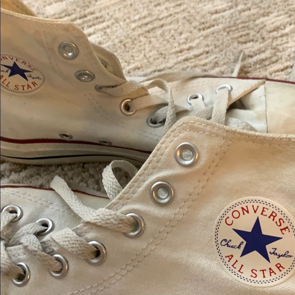 Converse - Picture 2 of 2